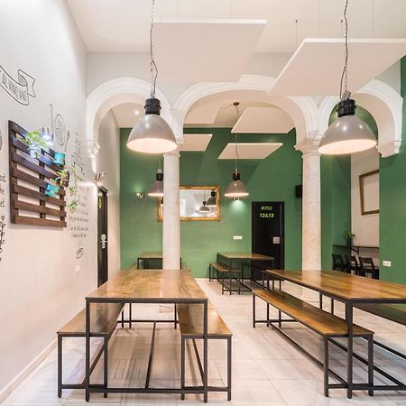 Joy Plaza De Armas Hostel Seville Exterior photo