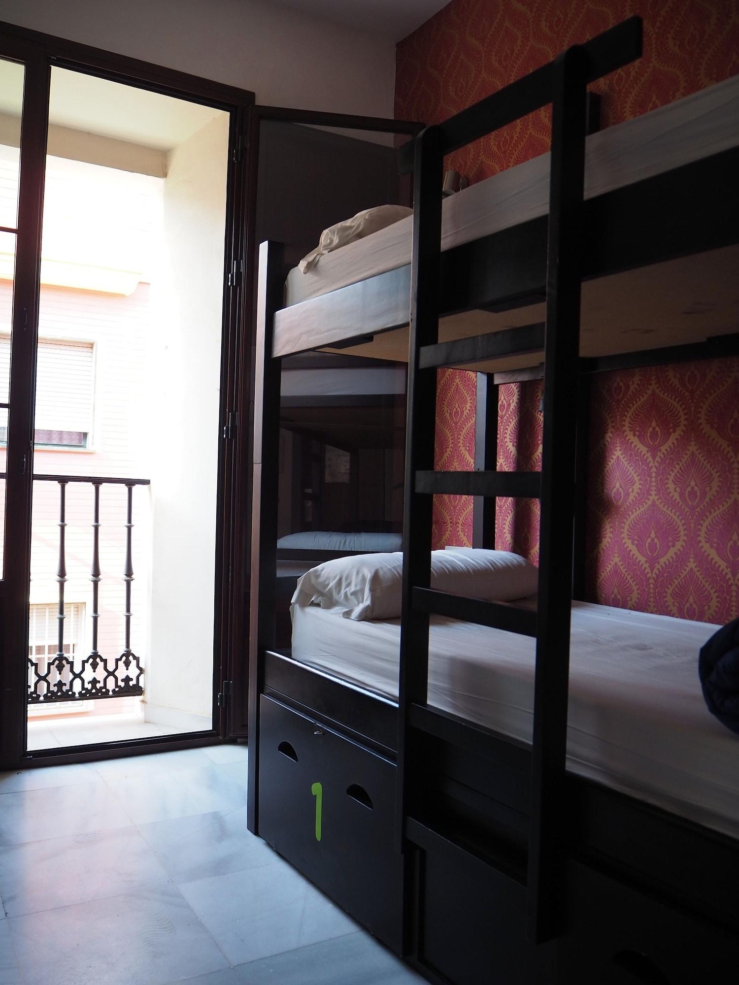 Joy Plaza De Armas Hostel Seville Exterior photo