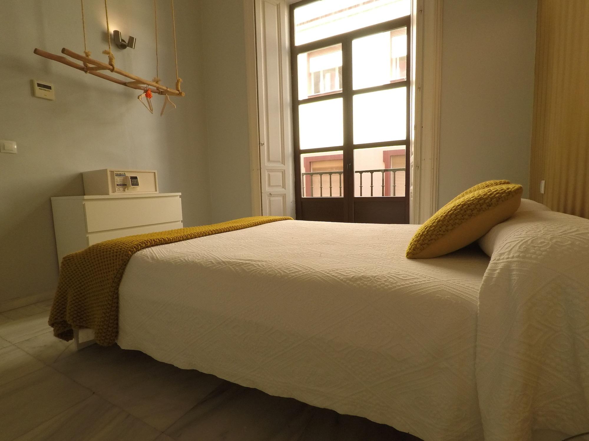 Joy Plaza De Armas Hostel Seville Exterior photo