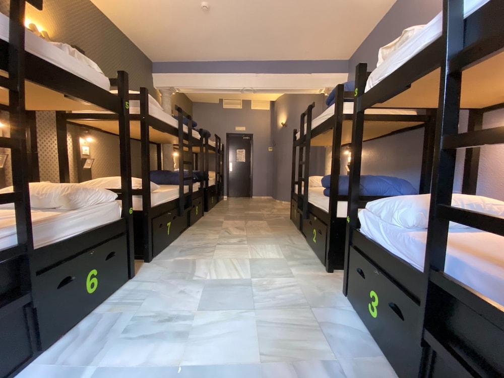 Joy Plaza De Armas Hostel Seville Exterior photo