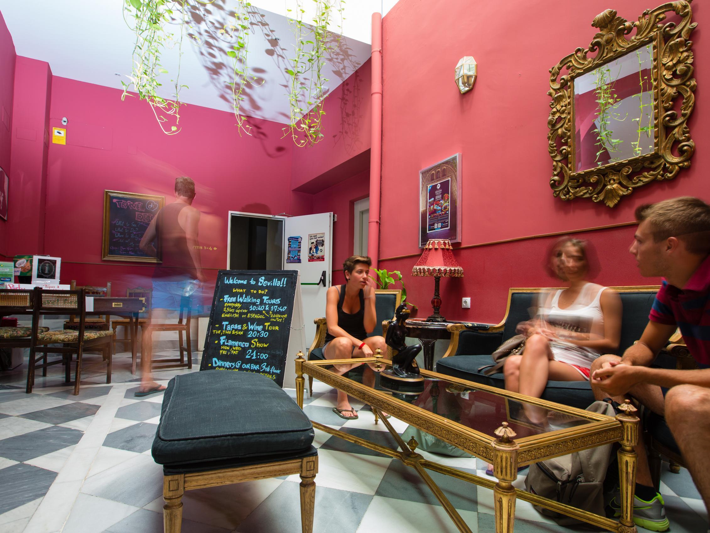 Joy Plaza De Armas Hostel Seville Exterior photo
