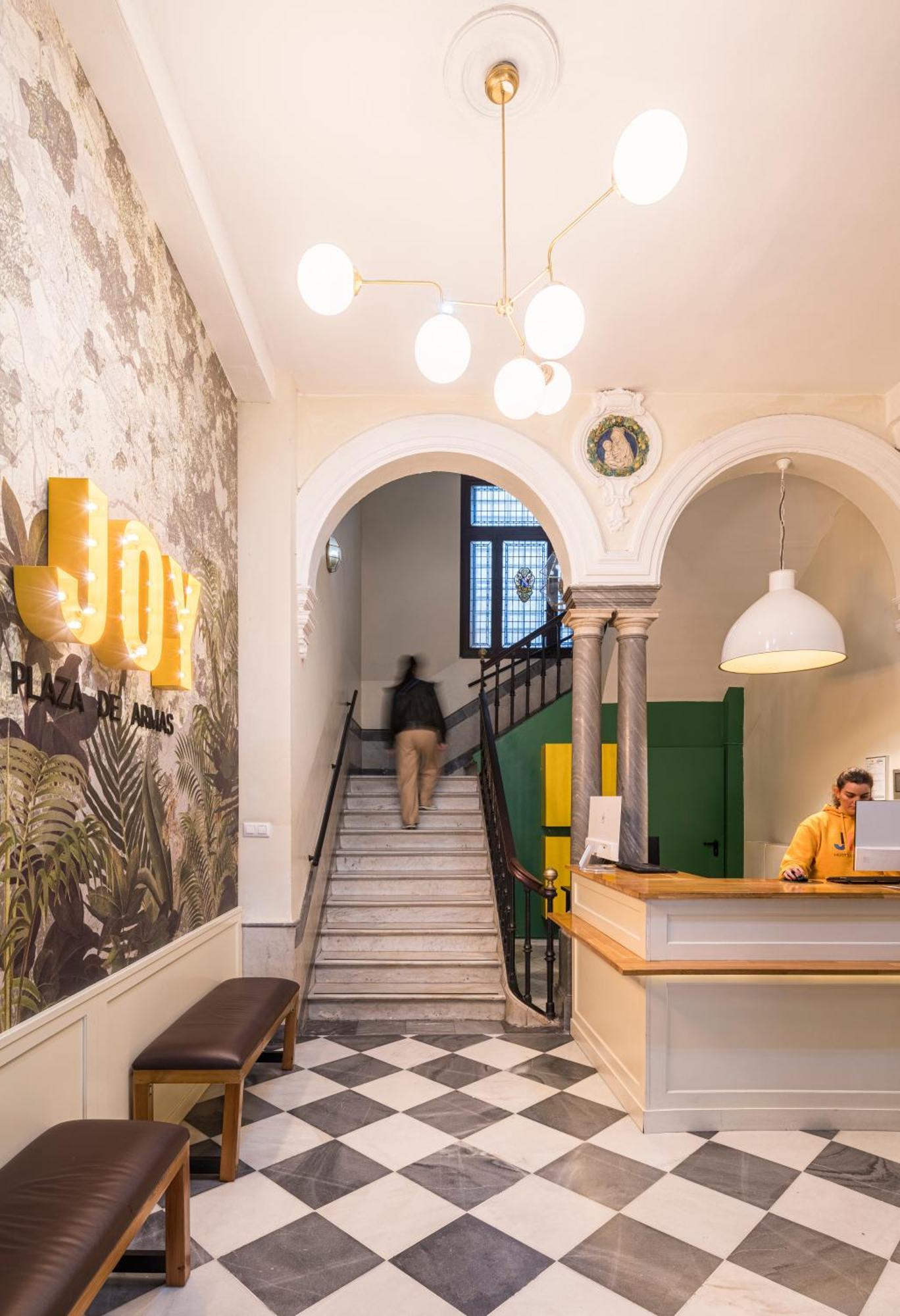 Joy Plaza De Armas Hostel Seville Exterior photo